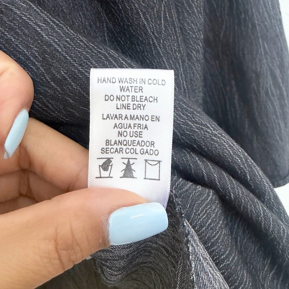 Love J Women's Black Off Shoulder Batwing Top Size Small - Picture 3 of 5